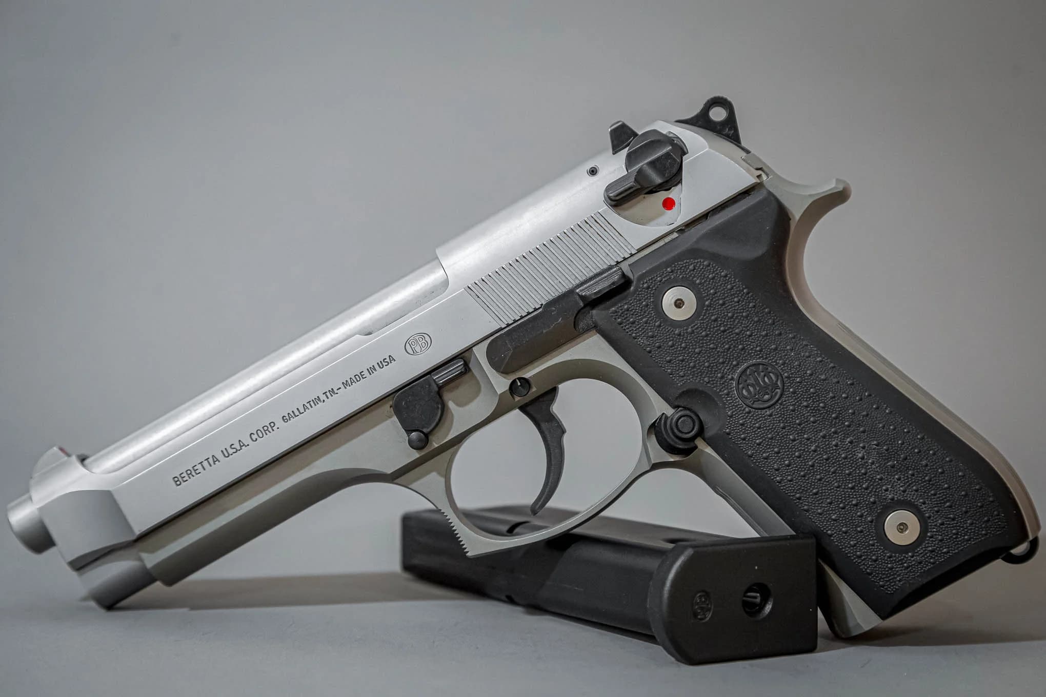 PISTOLA BERETTA 92FS CAL 9MM