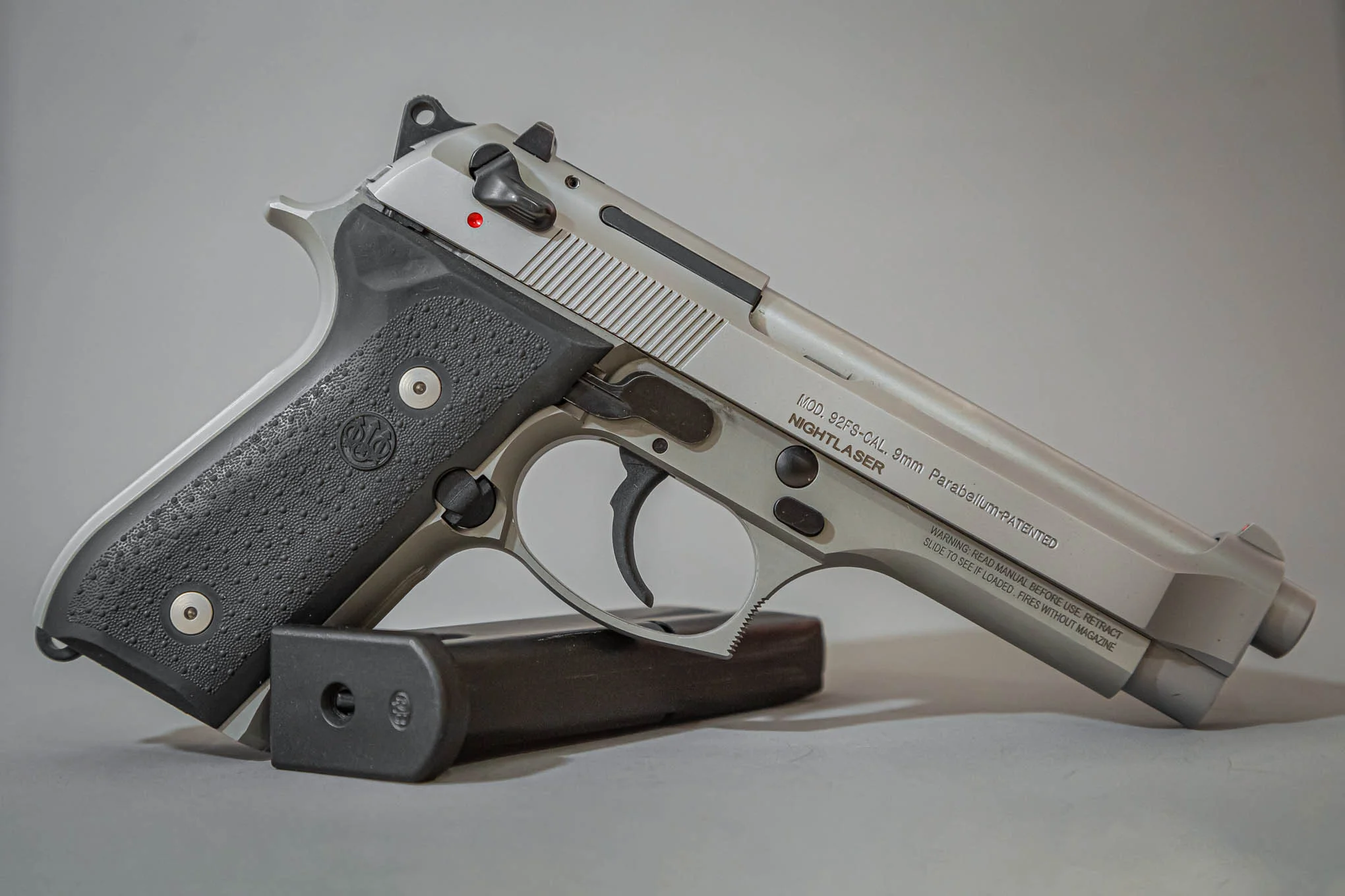 PISTOLA BERETTA 92FS CAL 9MM — foto 4