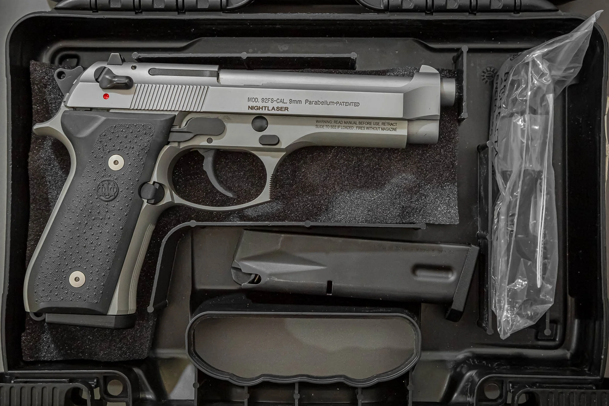 PISTOLA BERETTA 92FS CAL 9MM — foto 2