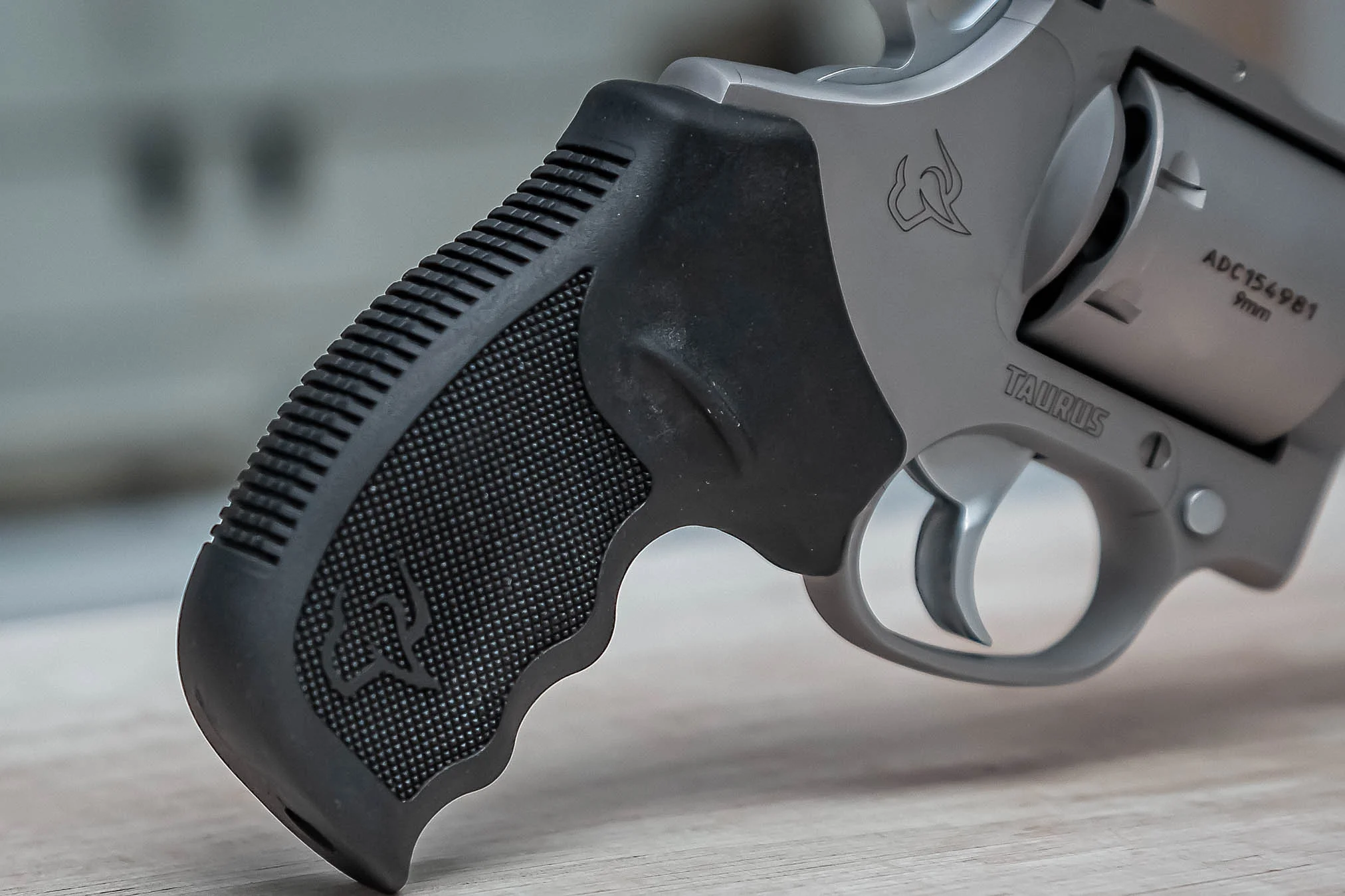REVOLVER TAURUS RT 692 TRACKER .357 e 9MM MULTICALIBRE — foto 8