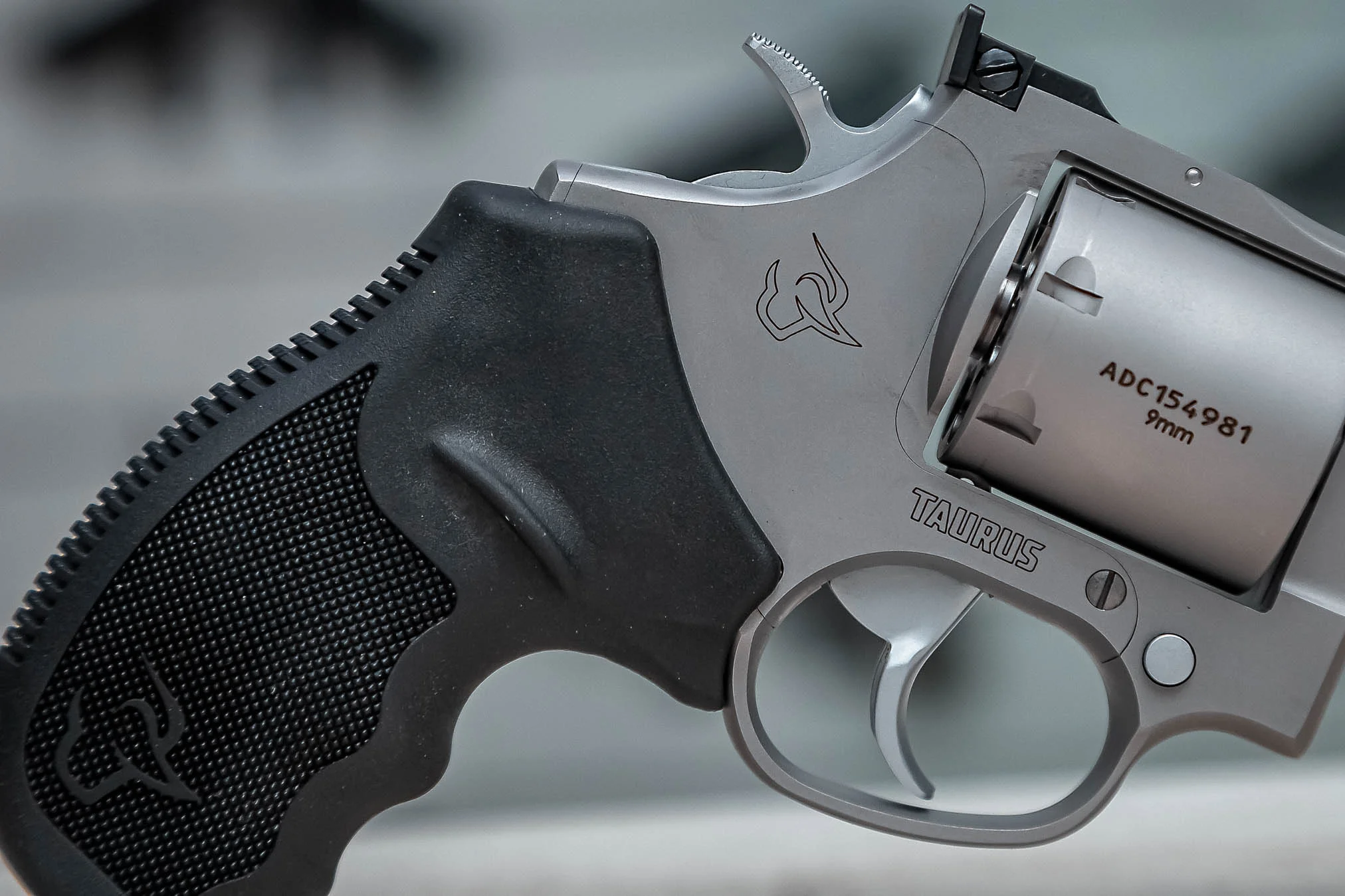 REVOLVER TAURUS RT 692 TRACKER .357 e 9MM MULTICALIBRE — foto 5