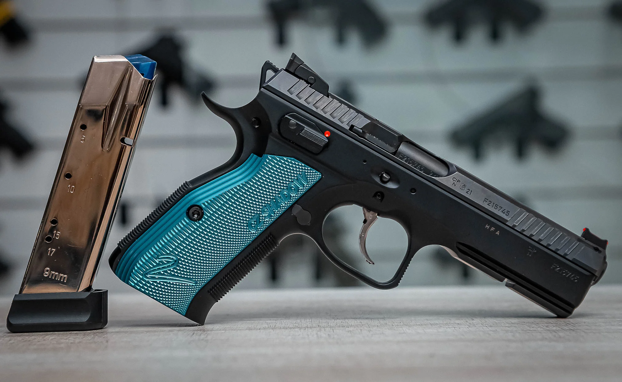 PISTOLA CZ SHADOW 2 OXIDADA TALA AZUL CAL.9MM — foto 4