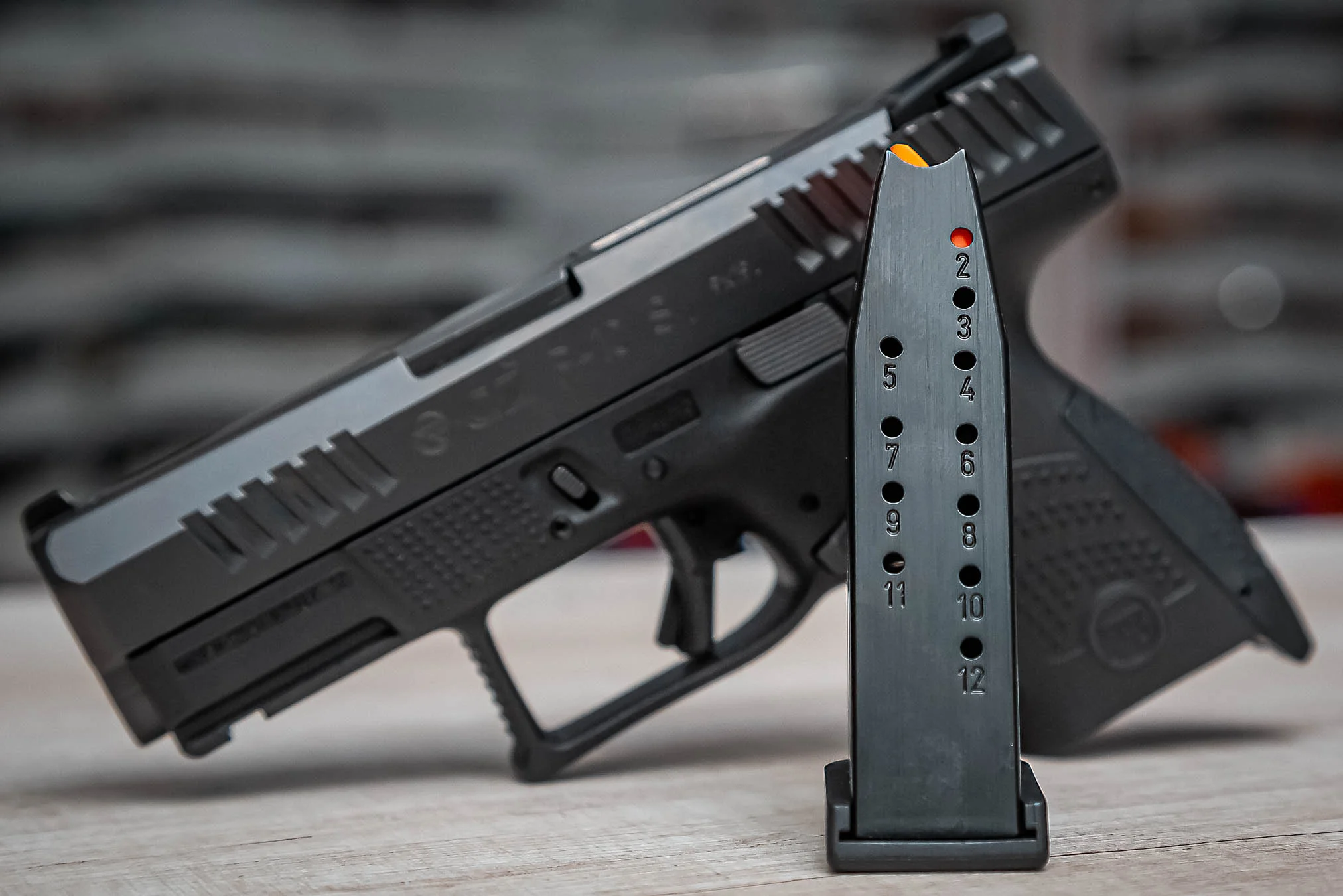 PISTOLA CESKA ZBROJOVKA CZ P-10S OXIDADA - 12 TIROS CANO 3.5 CAL.9MM — foto 7