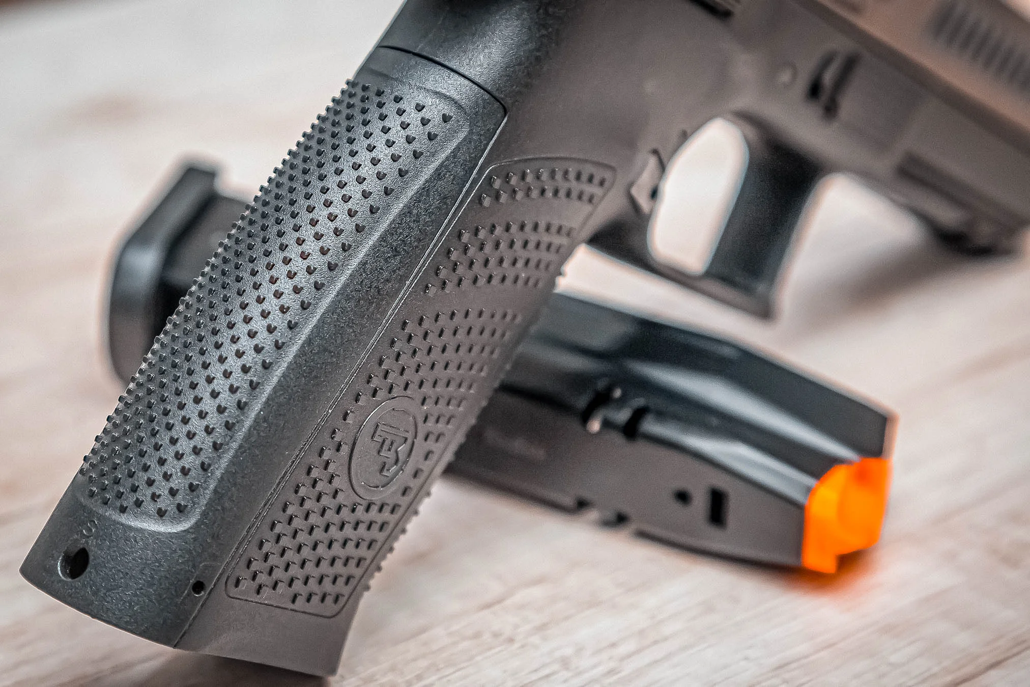 PISTOLA  CZ P-10 F OXIDADO SEMIAUTOMÁTICA  CAL. 9MM — foto 3