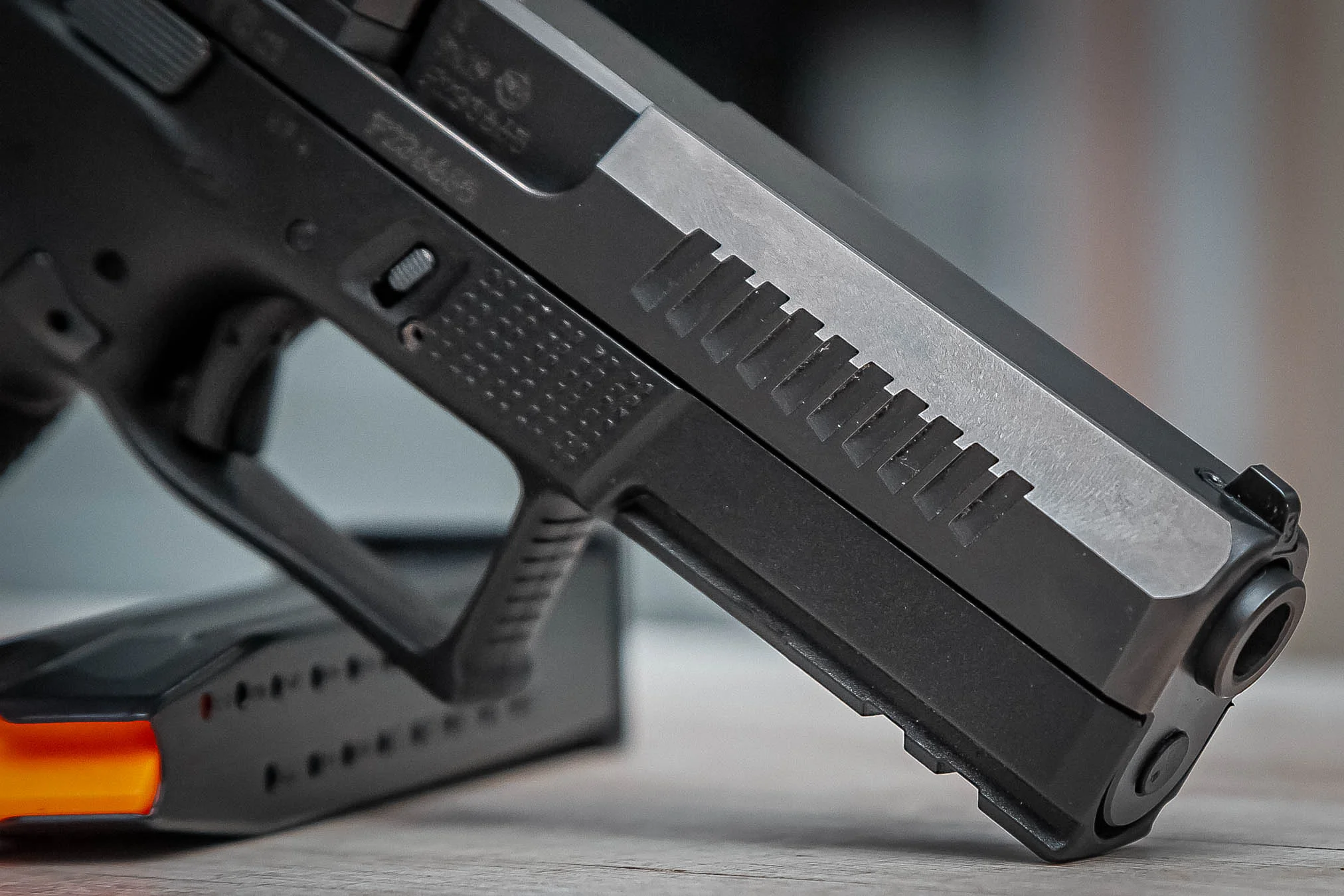 PISTOLA  CZ P-10 F OXIDADO SEMIAUTOMÁTICA  CAL. 9MM — foto 4