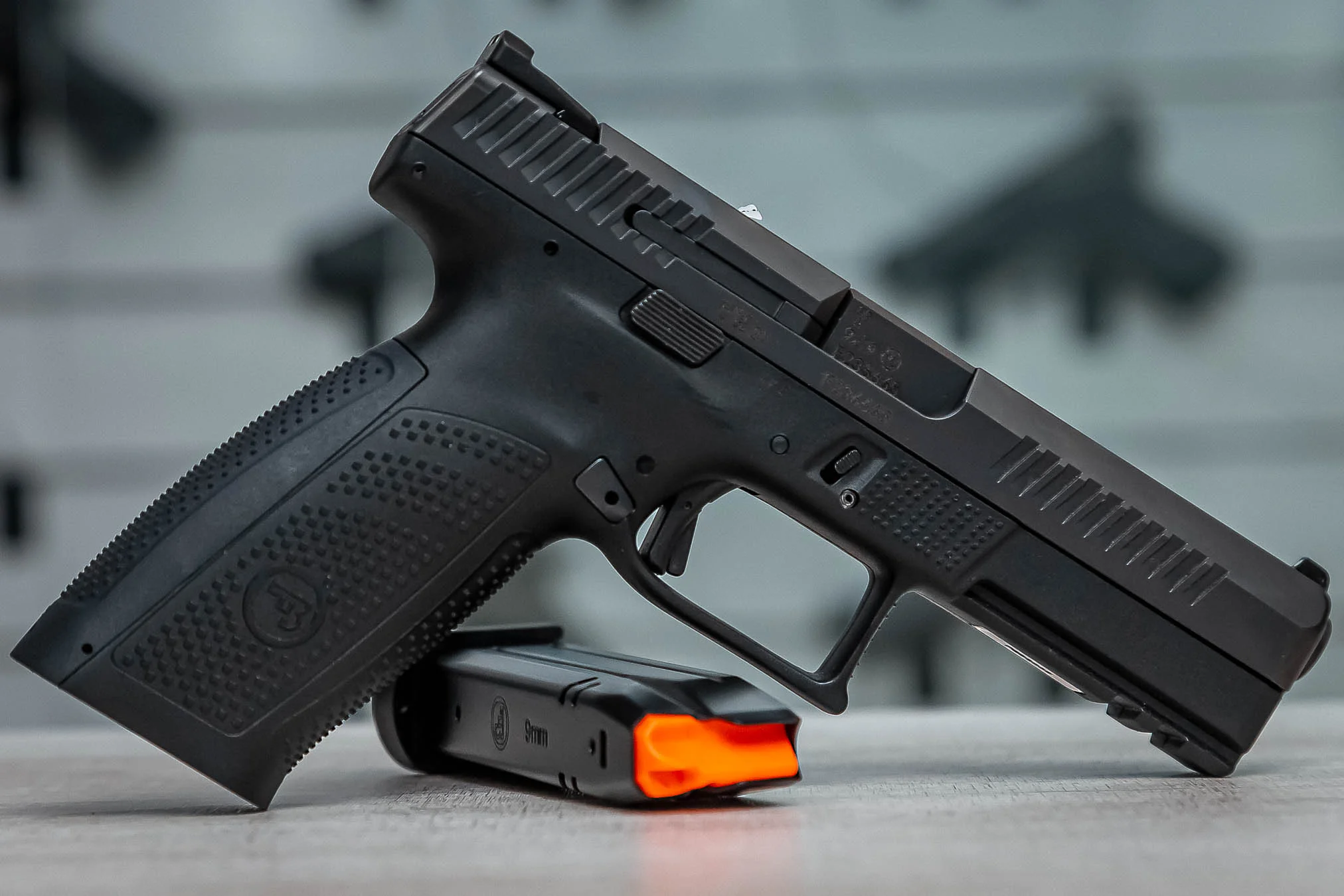 PISTOLA  CZ P-10 F OXIDADO SEMIAUTOMÁTICA  CAL. 9MM — foto 2